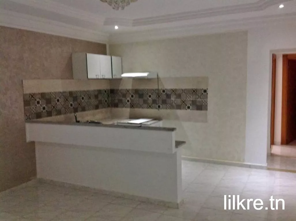 A louer un studio s +1 souk jem3a manouba 