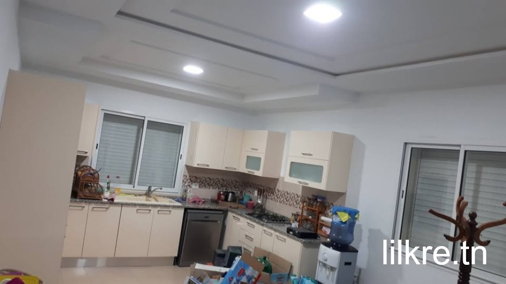 A louer un étage de villa a gremda  km 8.5