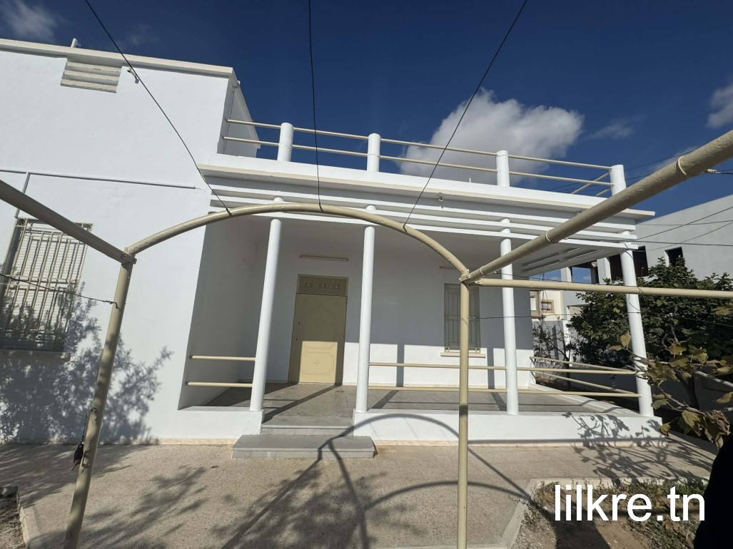 Maison s+3  a sfax route tunis km 5