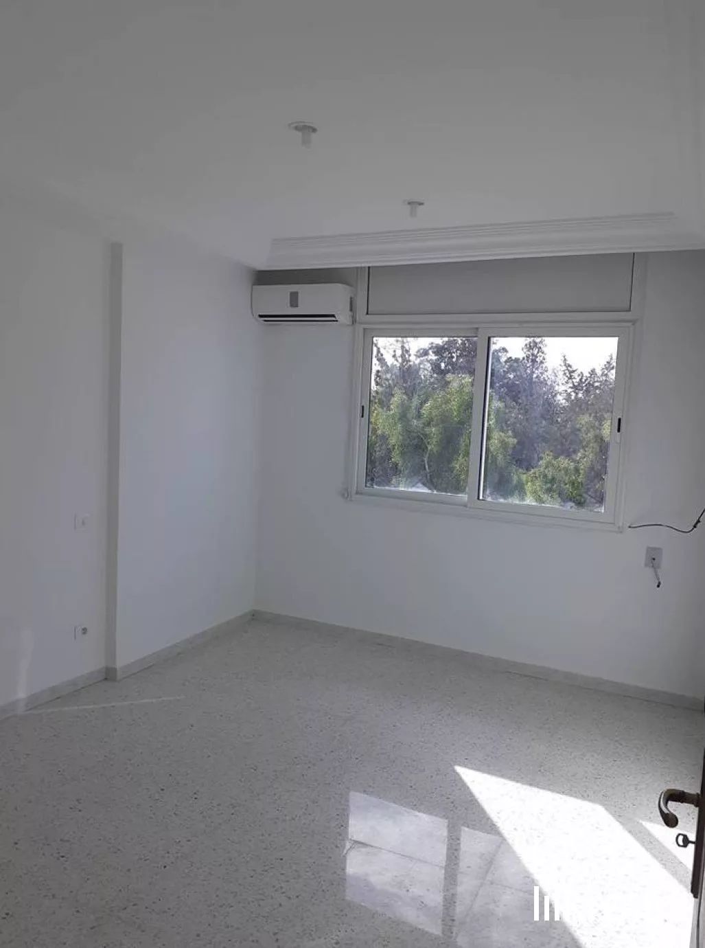 A louer un appartement  a route soukra 