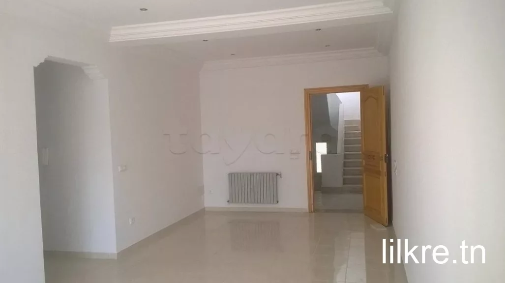 A louer un étage de villa a manouba 