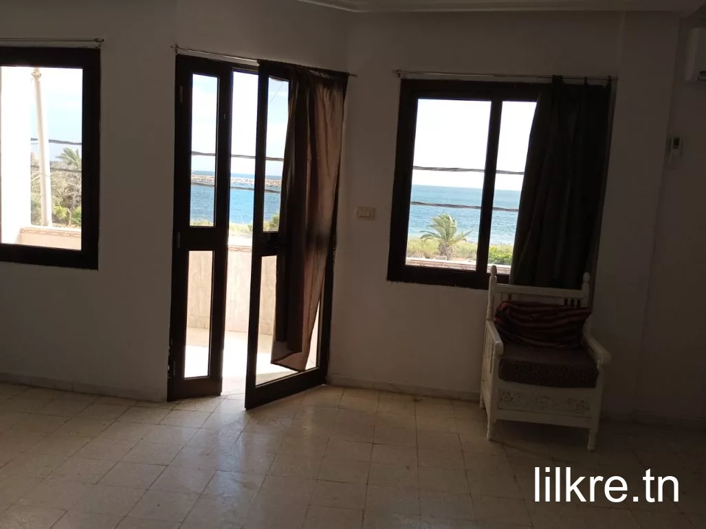 a louer S+3 face mer pres du Mansoura kelibia