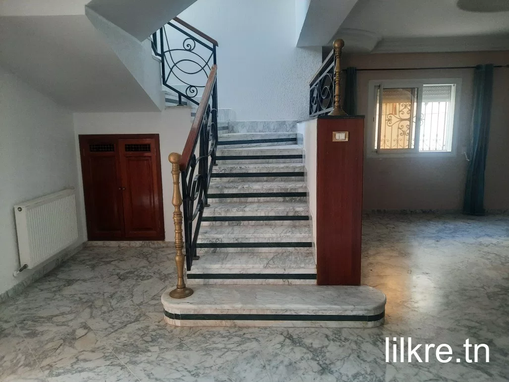 Villa Duplex de Prestige à Louer – Cité Idhaa