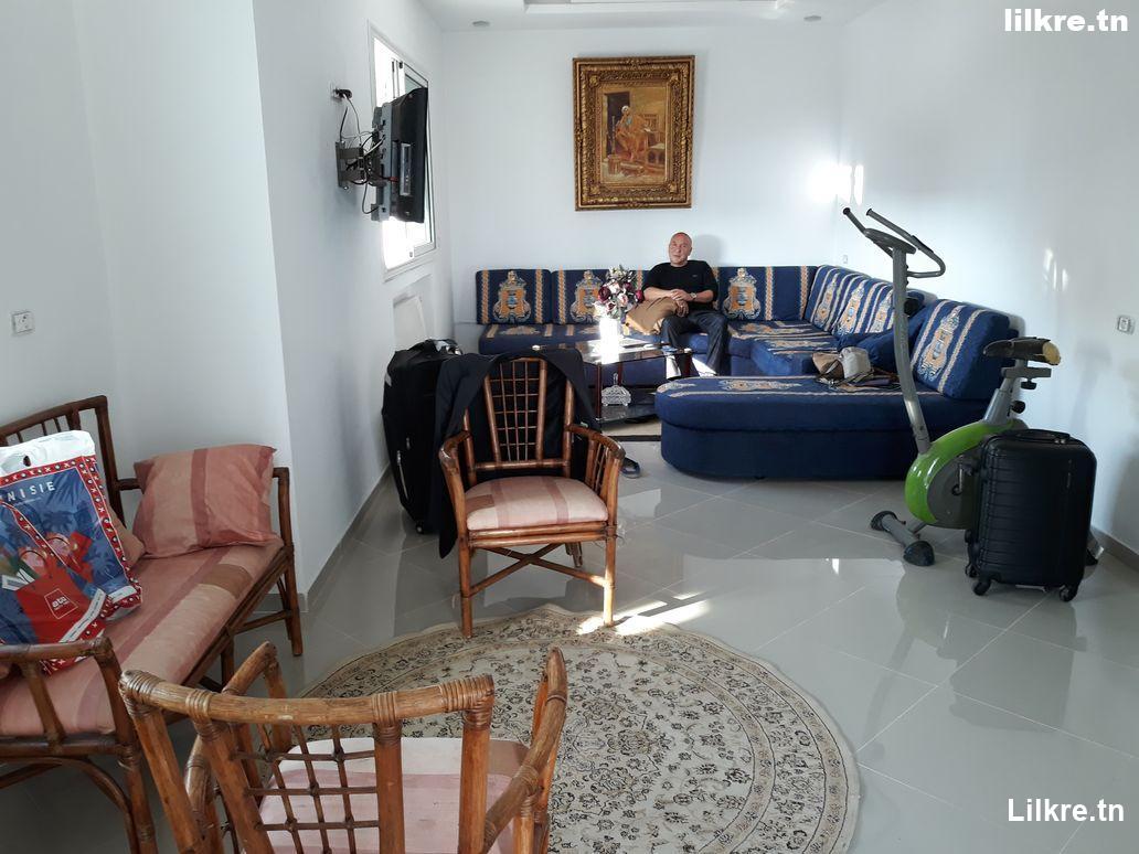 Etage de villa s+2 bien meublée