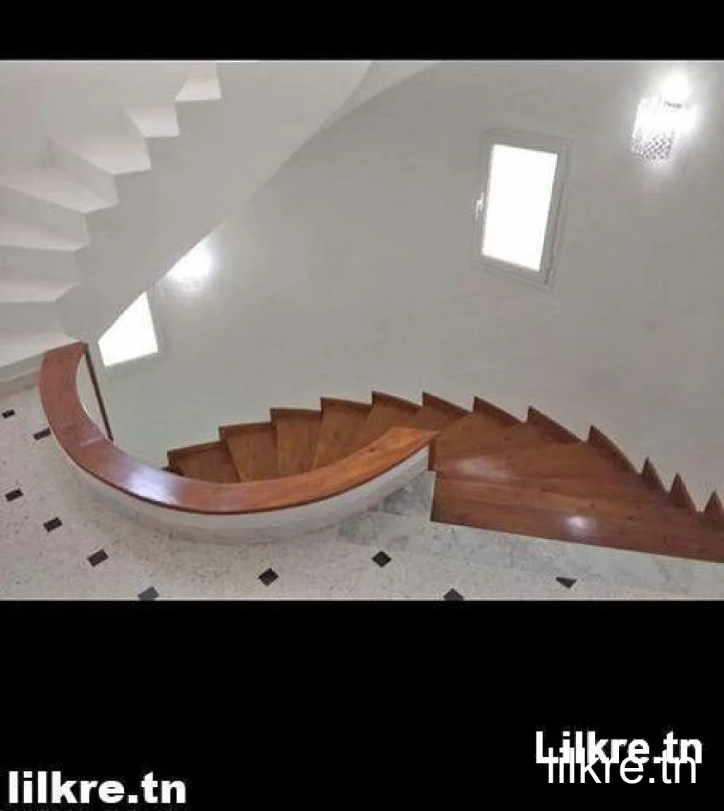 A louer Une villa S+3 Route Manzel Chaiker Sfax
