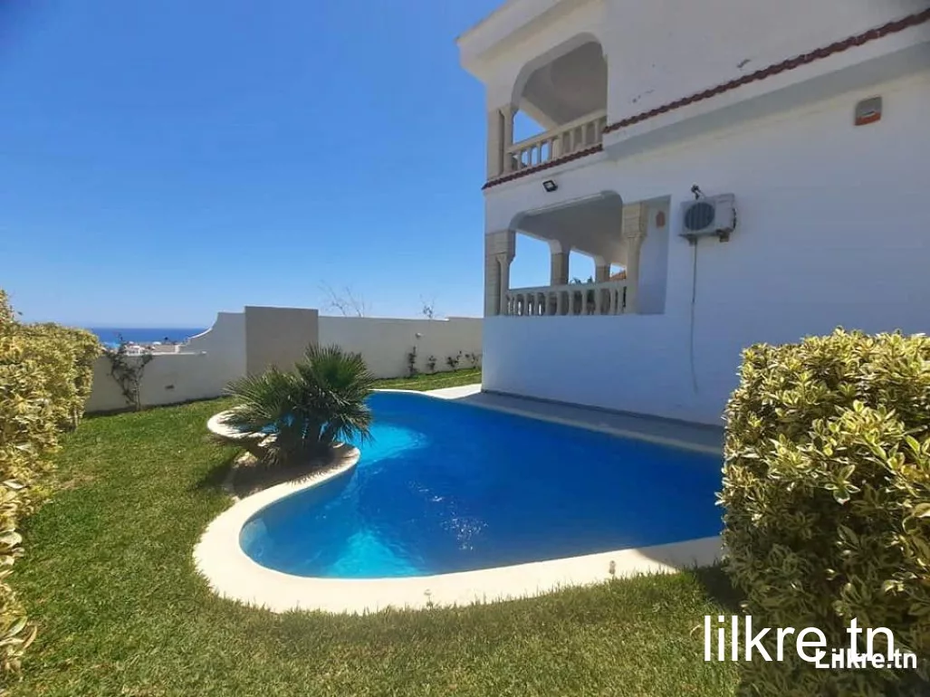  A louer une villa S+4 avec piscine à Hammamet Richement Meublé