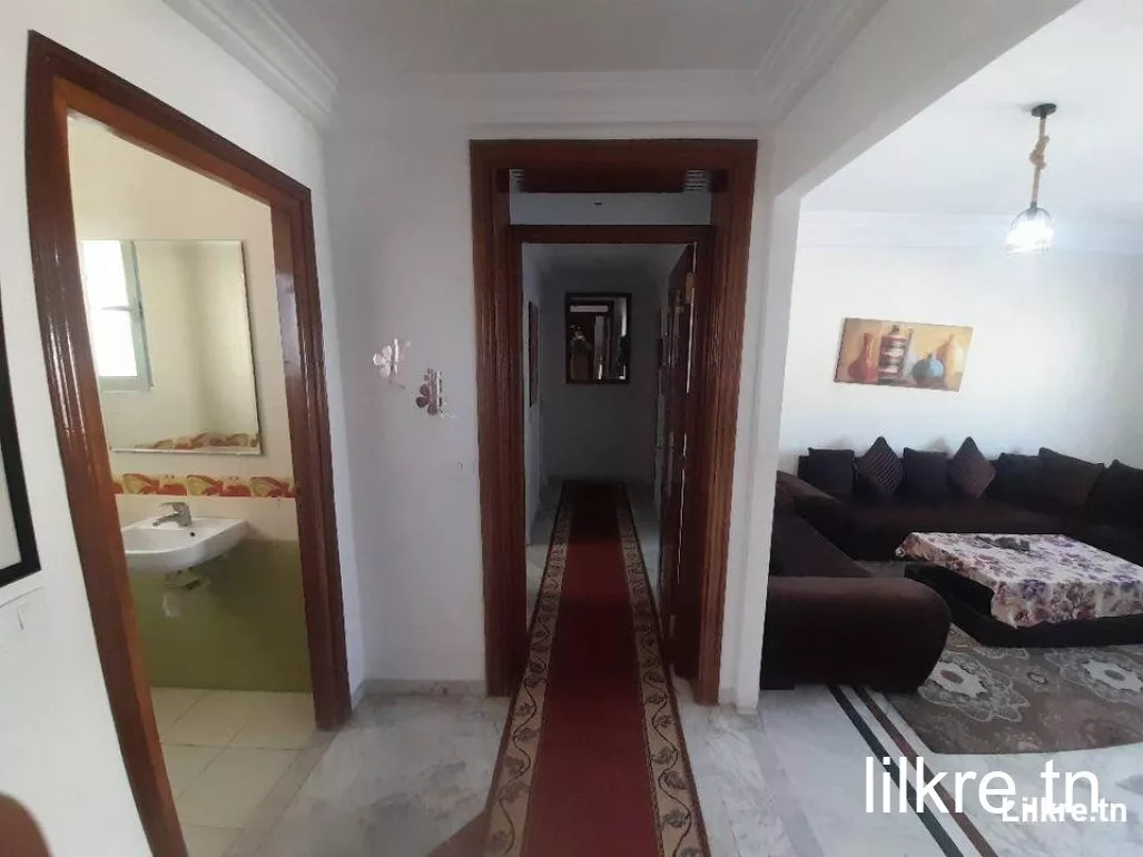 A louer un Appartement S+2 Richement Meublé à Ennaser 2
