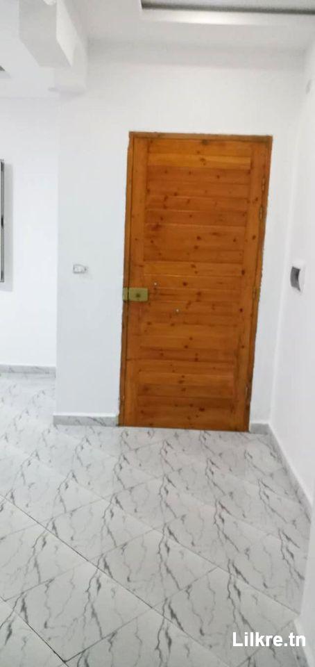 A louer une Etage de villa S+2 à Naassen