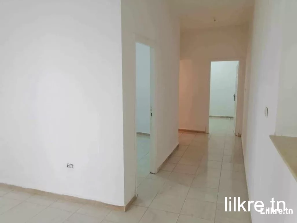 A louer un appartement S+2 à Chouchet Rades Madina Jadida
