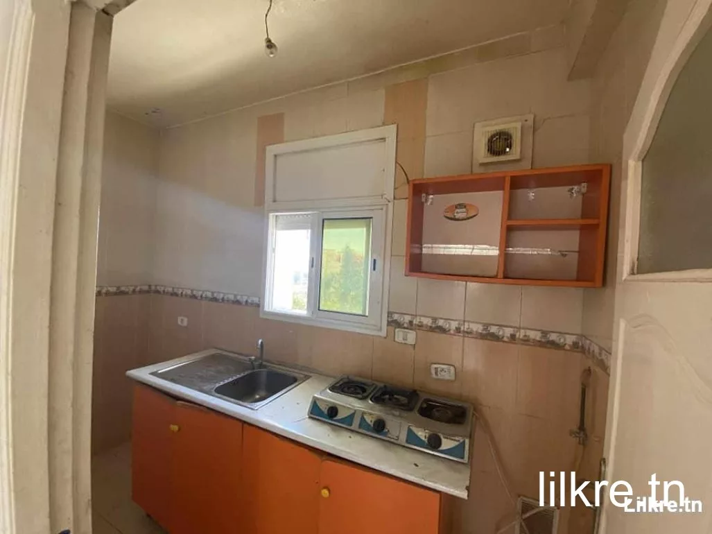 A louer un studio  S+0 à Borj louzir