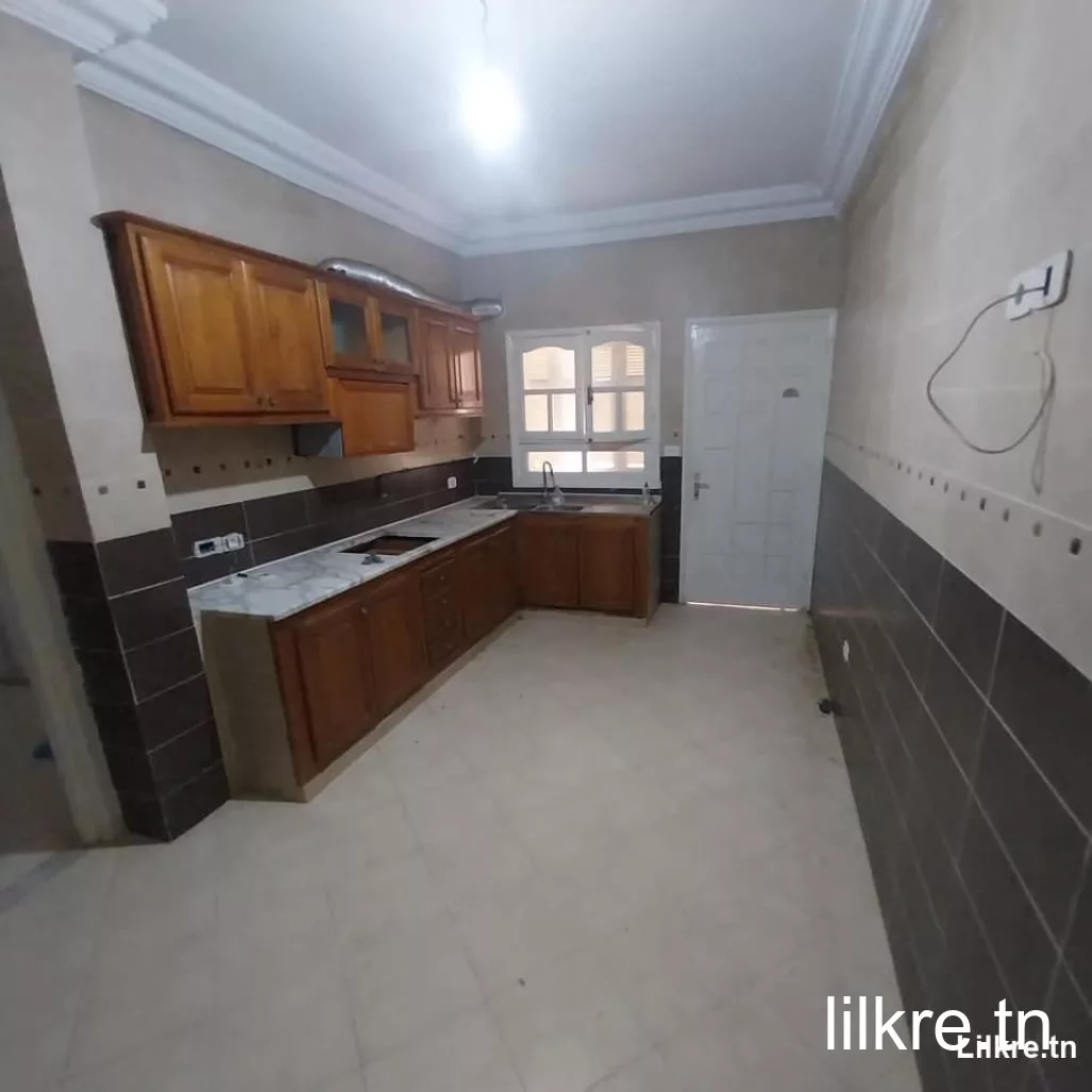 A louer un Appartement S+4 à Gammarth