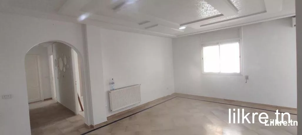 A louer un appartement S+3  haut de standing à  Médina jedida 
