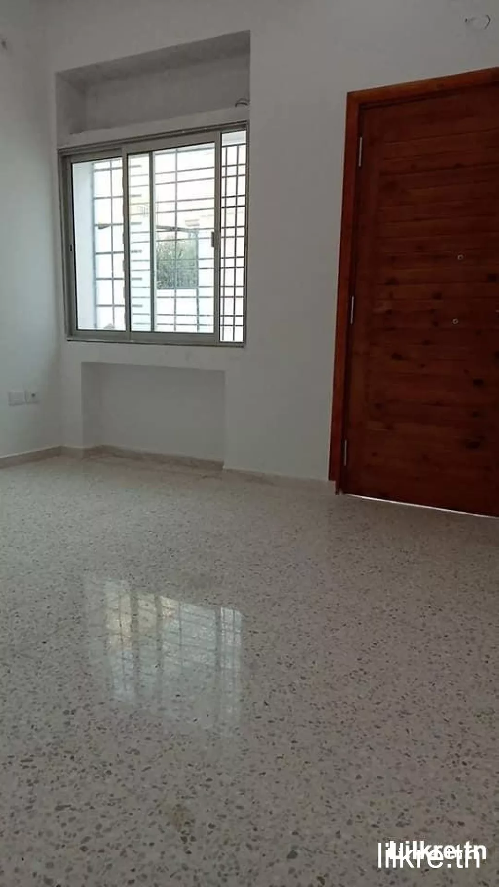 A louer un studio jamais habité 